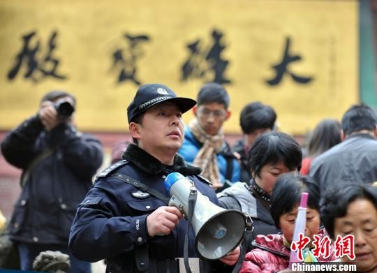 杭州春节上千警力入景区 佛教旅游成安保重头