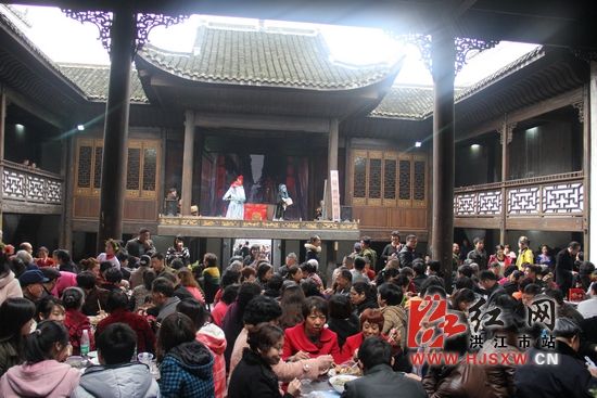 洪江市黔阳古城万人同欢"三月三"