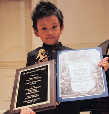 加5岁华裔音乐神童成网上红人 期待与李云迪同台_新浪新闻