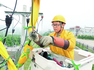 船厂存安全隐患 工作人员抢修3小时