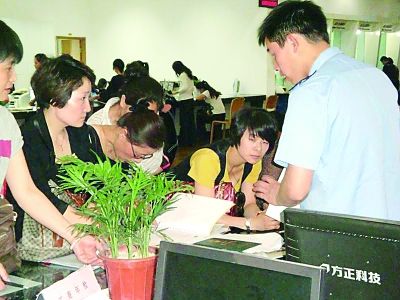 打铁要身硬 挽弓当挽强