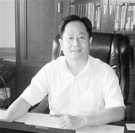 4次擦肩高考自学成为律师