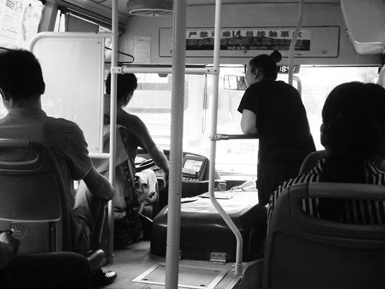 兰州302路车问题不少 亟待整改