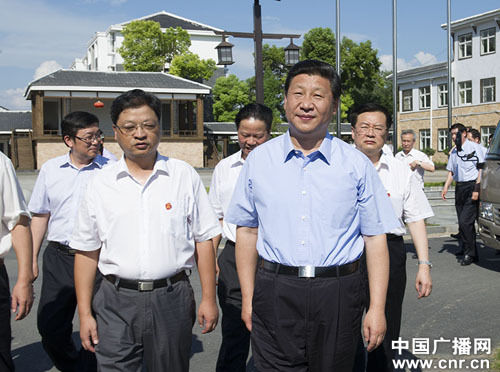 习近平:建设美丽乡村不是涂脂抹粉