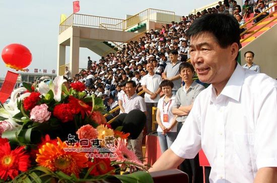 2013年度甘肃省体彩杯青少年校园足球冠军联