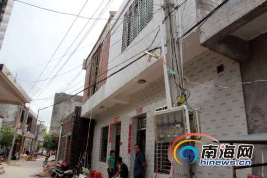 洋浦男子推搅拌机触碰电线被电死多部门调查