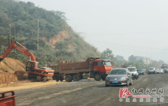 永州冷水滩区舜皇大道南岭化工厂仓库段打通通车