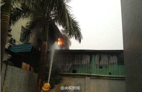 深圳光明新区一农批市场今晨大火 已致15死5伤