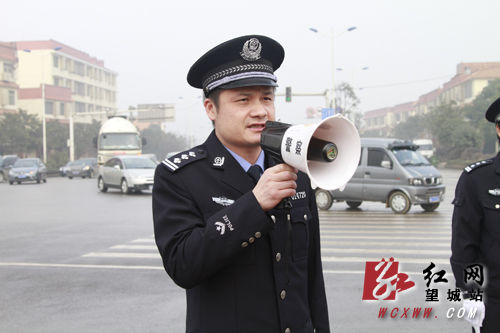 交警同行"主题活动,随着望城区委常委,政法委书记秦国良宣布2014年