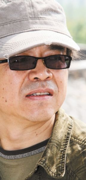 甘肃省作家叶舟:像刀子叙述着疼痛_新浪新闻