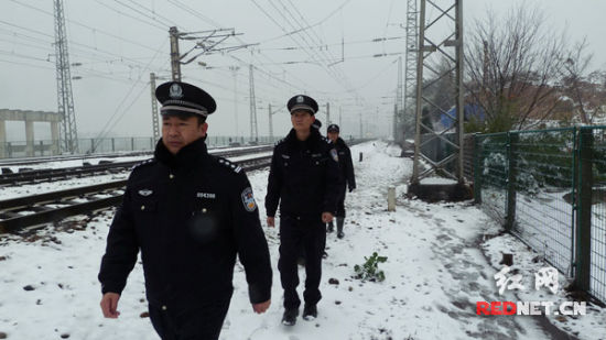 长沙铁路公安处积极应对雨雪天气确保旅客平安出行