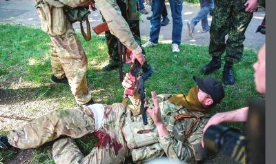 顿涅茨克上演机场火车站“保卫战”_新浪新闻