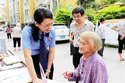 广西陆川县检察院开展送法进社区活动