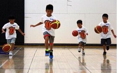 林书豪转会湖人再掀华裔篮球热 成新生代亚裔
