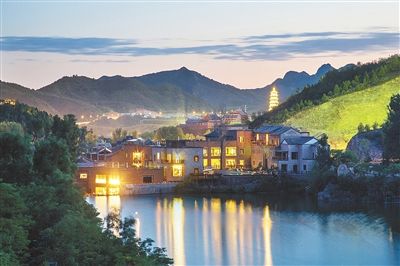 长城脚下的水镇闲趣