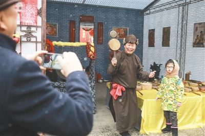 胡同人家 鞠躬拜年坚持近五十年