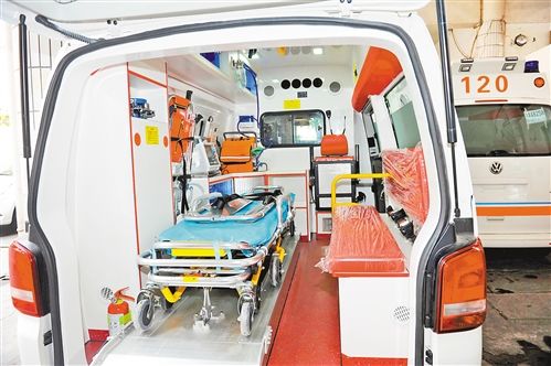 市急救中心 15辆新救护车投用