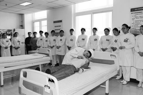 放军第264医院组织进行护士长竞争上岗选拔考核