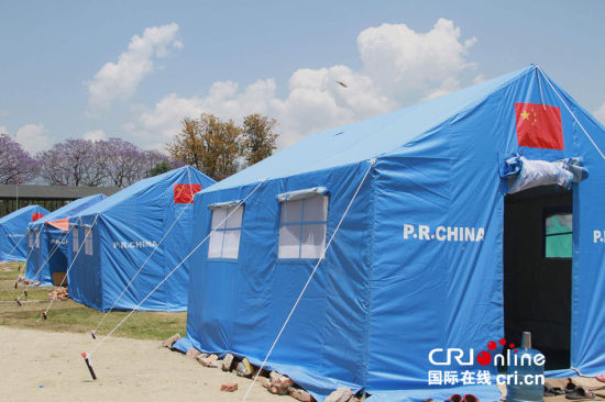 中国红十字会救援队驰援尼泊尔 重点开展救治