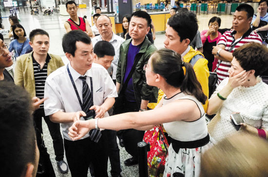 白云机场航班大面积延误