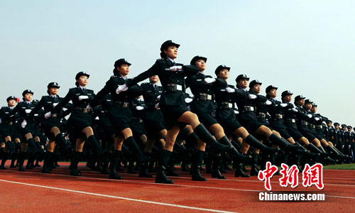 浙江监狱劳教警察集体大练兵(图)