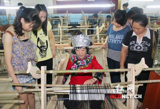 组图"土家织绵技艺传习所"在吉首成立