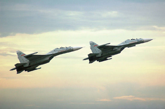 外媒称中国首批24架新型歼-16战斗机已下线