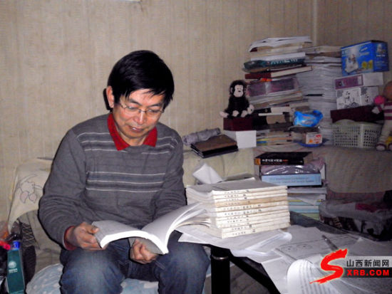 长子县三农民数十年钻研写出数学专著 推广何