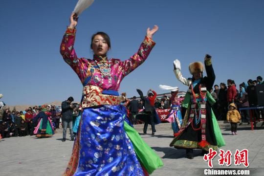 甘肃天祝藏族民众喜迎藏历新年(图)