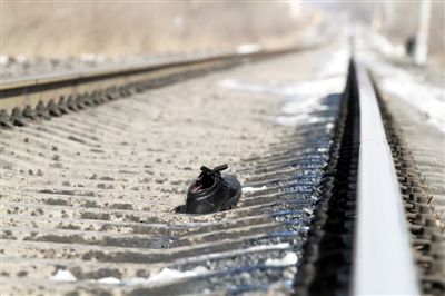 ���������Ӻᴩ������ײ���г������������(ͼ)