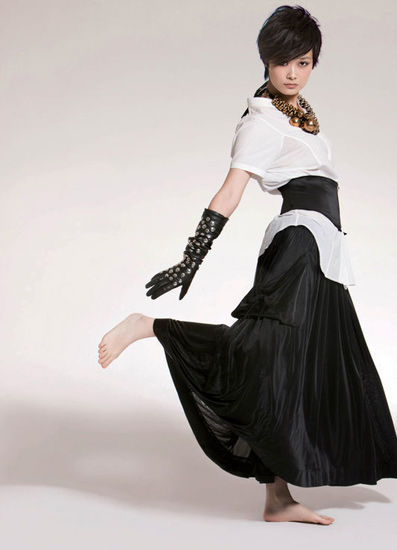 李宇春情定山西煤老板 张扬写真诠释真我[组图