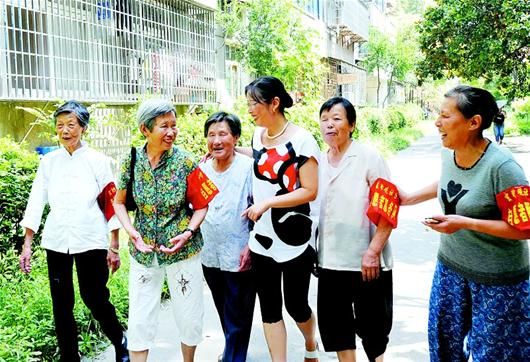 图文:荆州市荆州区退休老党员自发组织治安巡