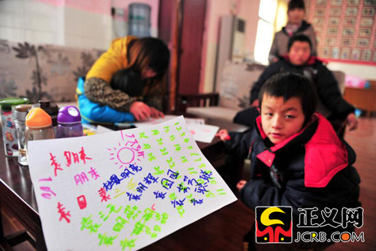 聚焦兰考大火:10名幸免孤儿已被送往开封福利院(图)