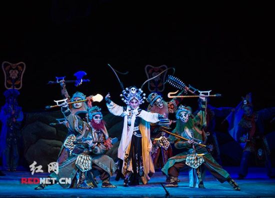 经典绍剧《孙悟空三打白骨精》在湖南演出(组