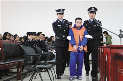 贩毒案审判走进省城高校(图)