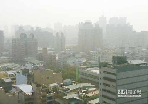 台中悬浮微粒浓度节节升高 空中一片灰蒙蒙(图)