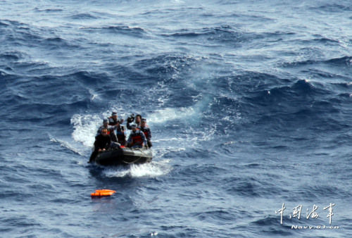 中国军方派多兵种参与马航失联客机搜救行动(图)