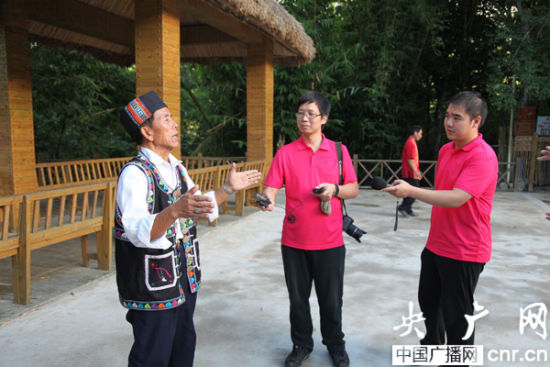 哈尼族有多少人口_哈尼药爷 哈尼族首部母语电影,讲述外人所不(2)