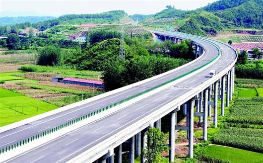 图文:保宜高速宜昌段今通车