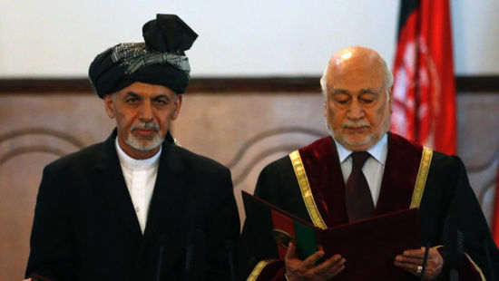 加尼宣誓就任阿富汗总统发誓遵守宪法等法律组图