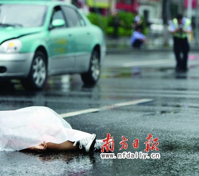 妙龄少女横穿马路被撞飞10余米身亡(图)