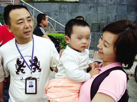 1岁半男童13天被倒卖4次后获救(图)