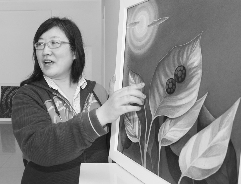 日本女画家展示《爱与光》