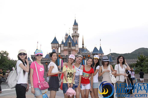 模特大赛20强选手开始港澳美丽七日行_新闻