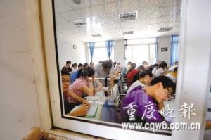 小学为创收强迫学生参加校外补课
