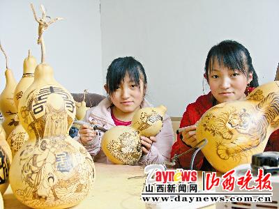 坚强<em>姊妹花</em>葫芦上烫画(<em>图</em>)_新闻中心_新浪网