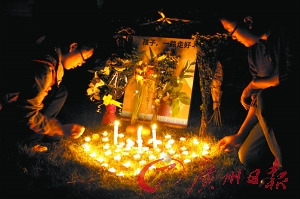 父亲杀死10岁儿子后自残 孩子躺殡仪馆无人理