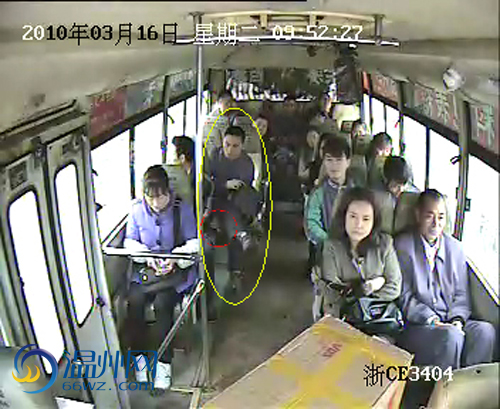 视频:乐清警方利斩公交车上的第三只手