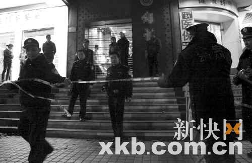 男青年在西餐厅当众将女友割喉被判死刑