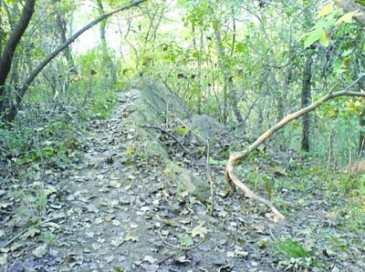 逃票路线必过两个陡峭关口